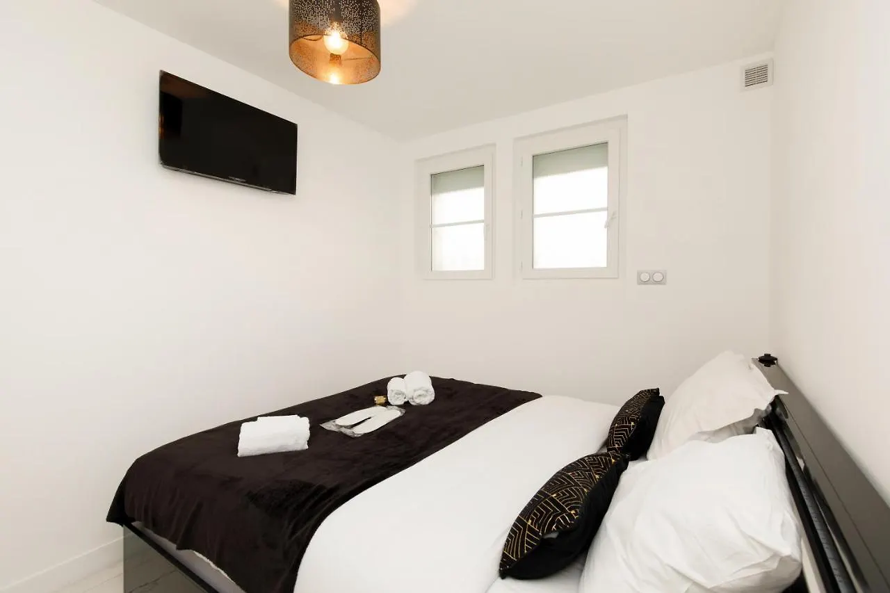 Cyclades Yourhosthelper Cannes Apartment